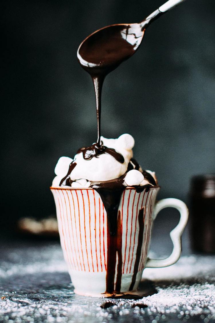 Marshmallow Recipe - Marshmallow Vanilla Ice Cream with Chocolate Syrup